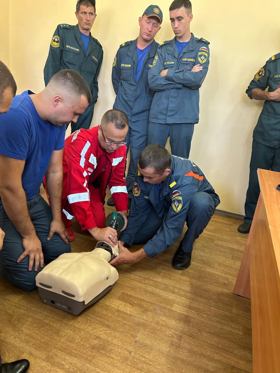 Провел занятие по первой помощи для наших коллег — спасателей пожарных МЧС